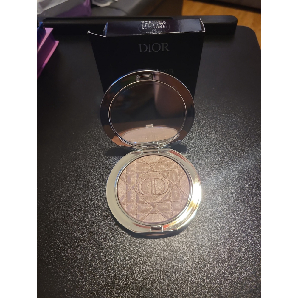 Dior Forever Glow Luminizer Spectacular Highlighting Power #03 Pink Halo, 0.21oz - Picture 7 of 9